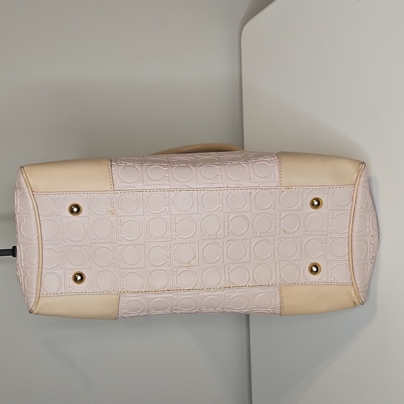 Salvatore Ferragamo Pink Leather Ganici Shoulder Bag - Picture 8 of 15